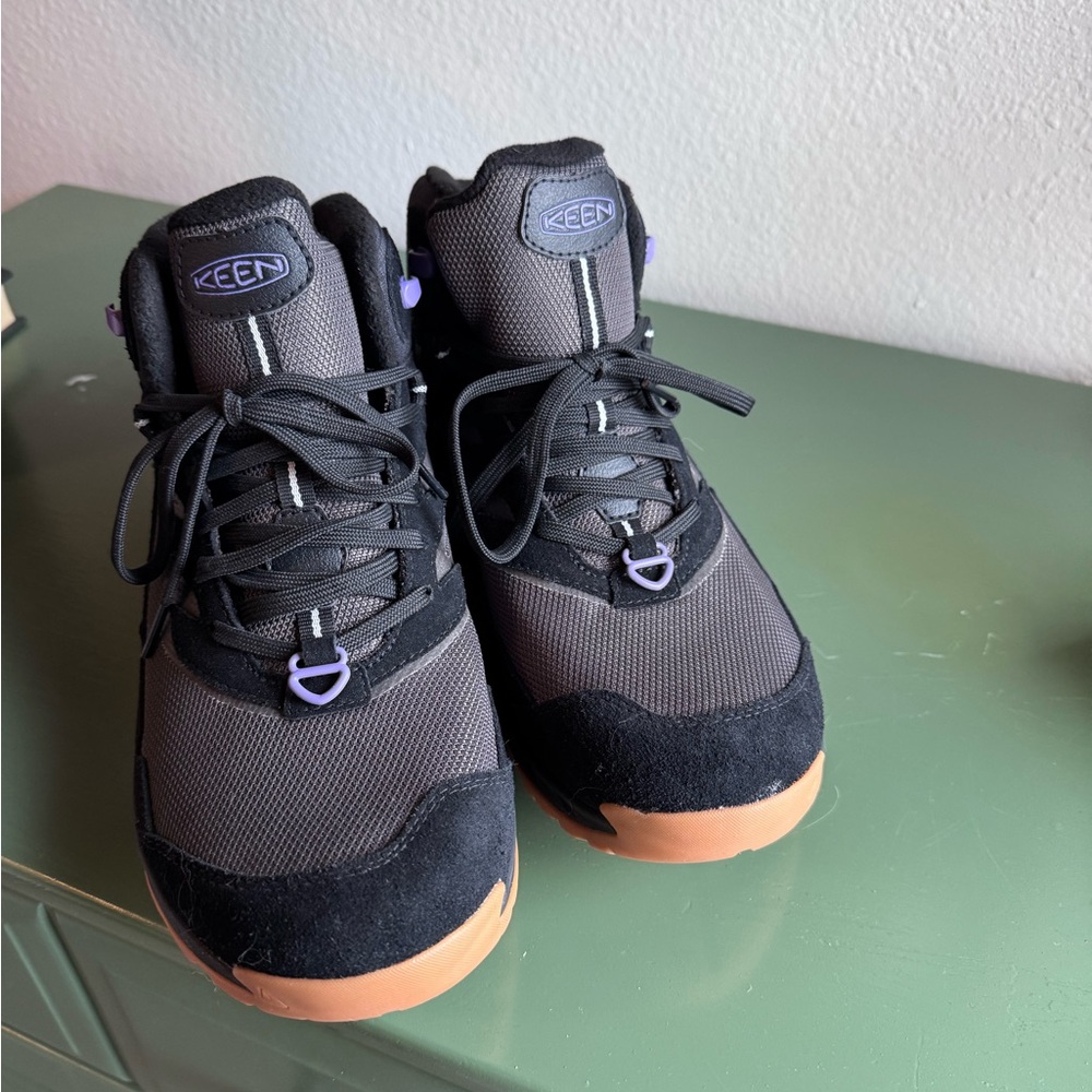 Keen Women's Hightrail Polar Waterproof Hiking Boot, black,purple with tan sole